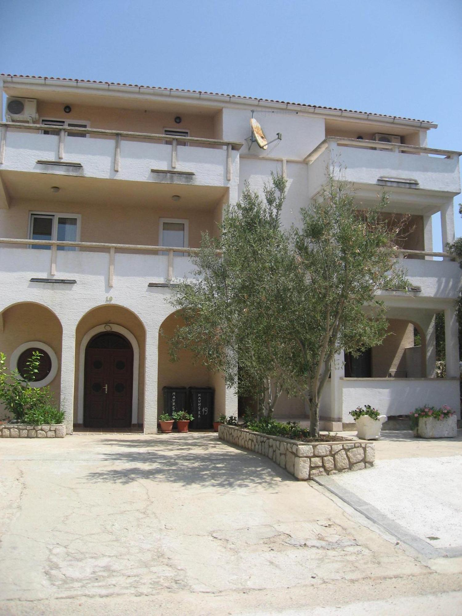 Apartments Selez Mandre Extérieur photo